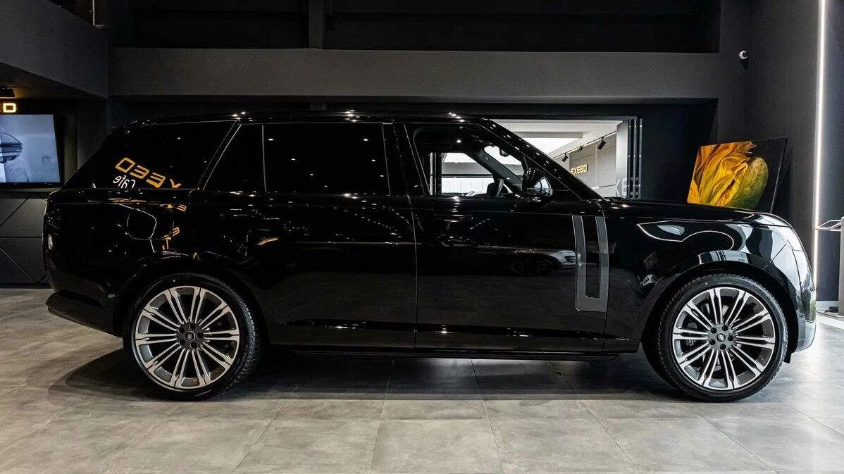 Land Rover Range Rover P530 MHEV Long: англиская росокшь за 31 млн рублей