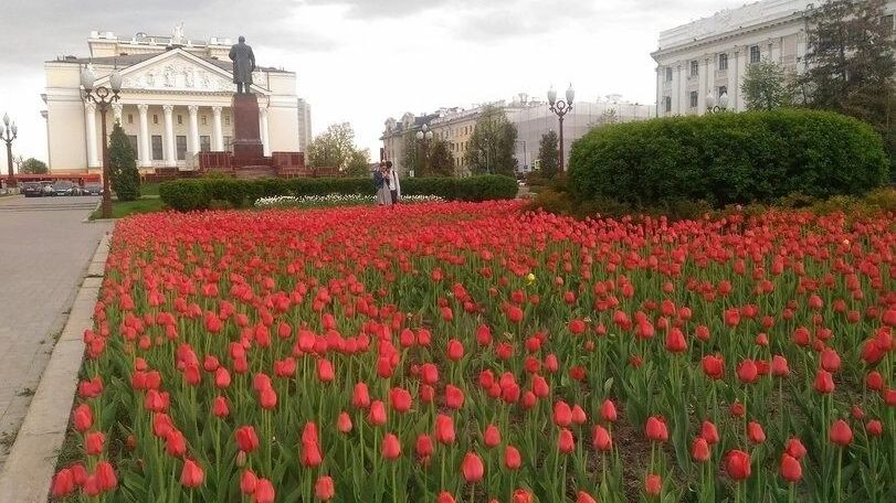 Площадь Свободы в Казани, где расположен памятник Ленину