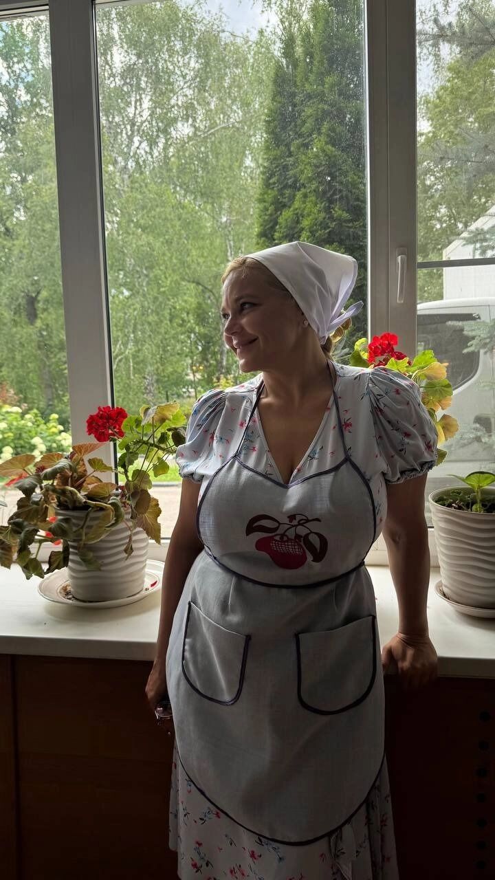 Ирина Пегова в образе поварихи