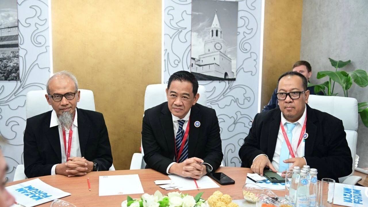 Президентом индонезийской компании Krakatau Steel Акбар Джоан