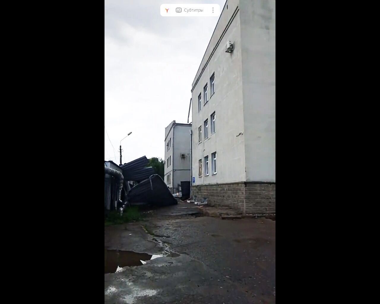 Со здания Кировской администрации сорвало крышу