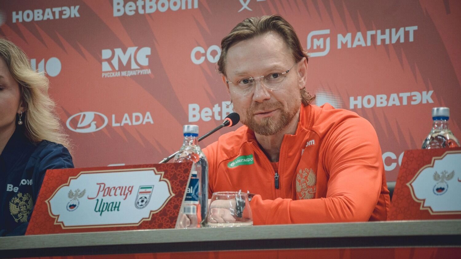 Главный тренер сборной России Валерий Карпин
