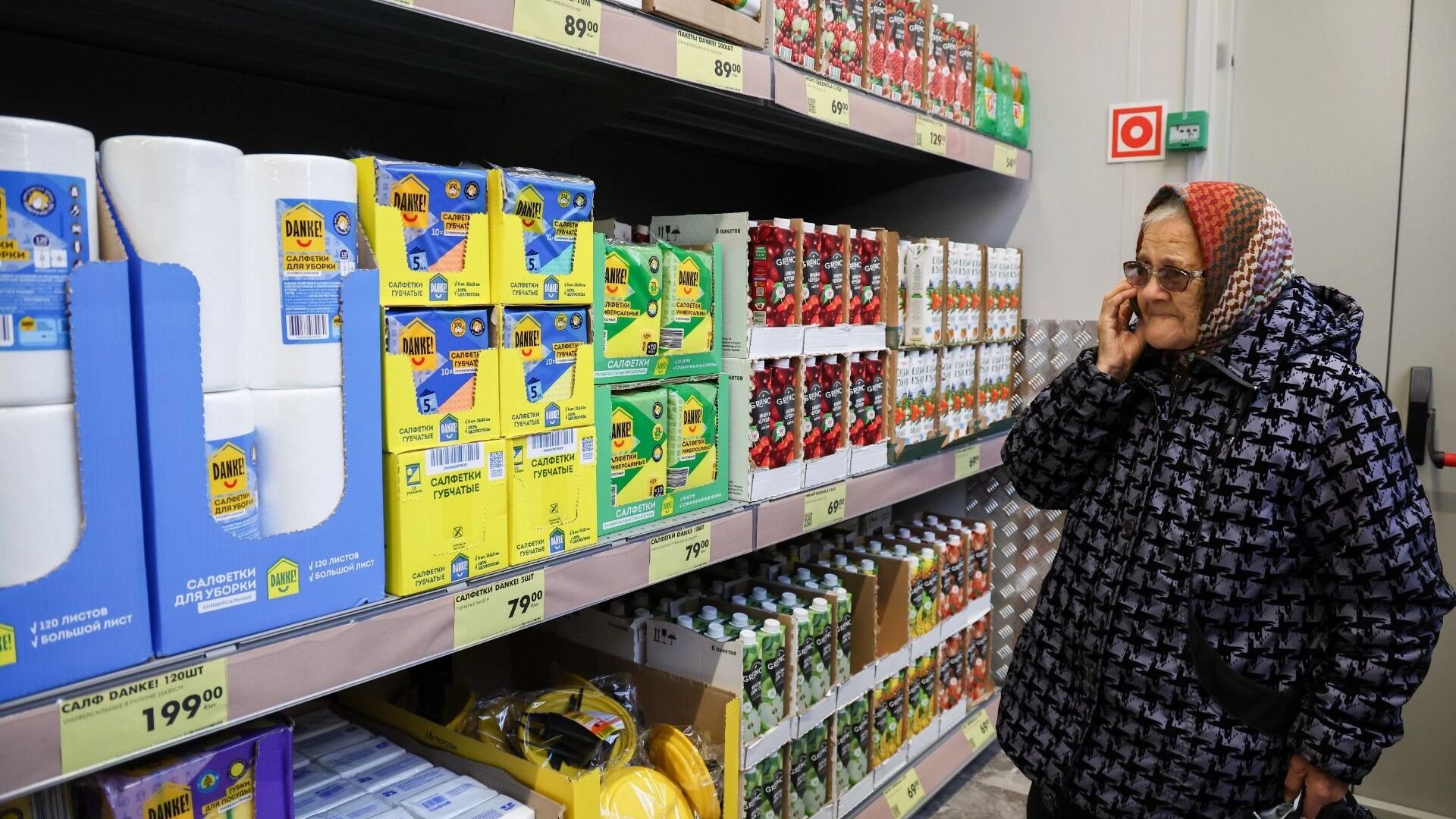 Ожидание массовой нищеты? Зачем депутаты хотят вернуть продуктовые карточки