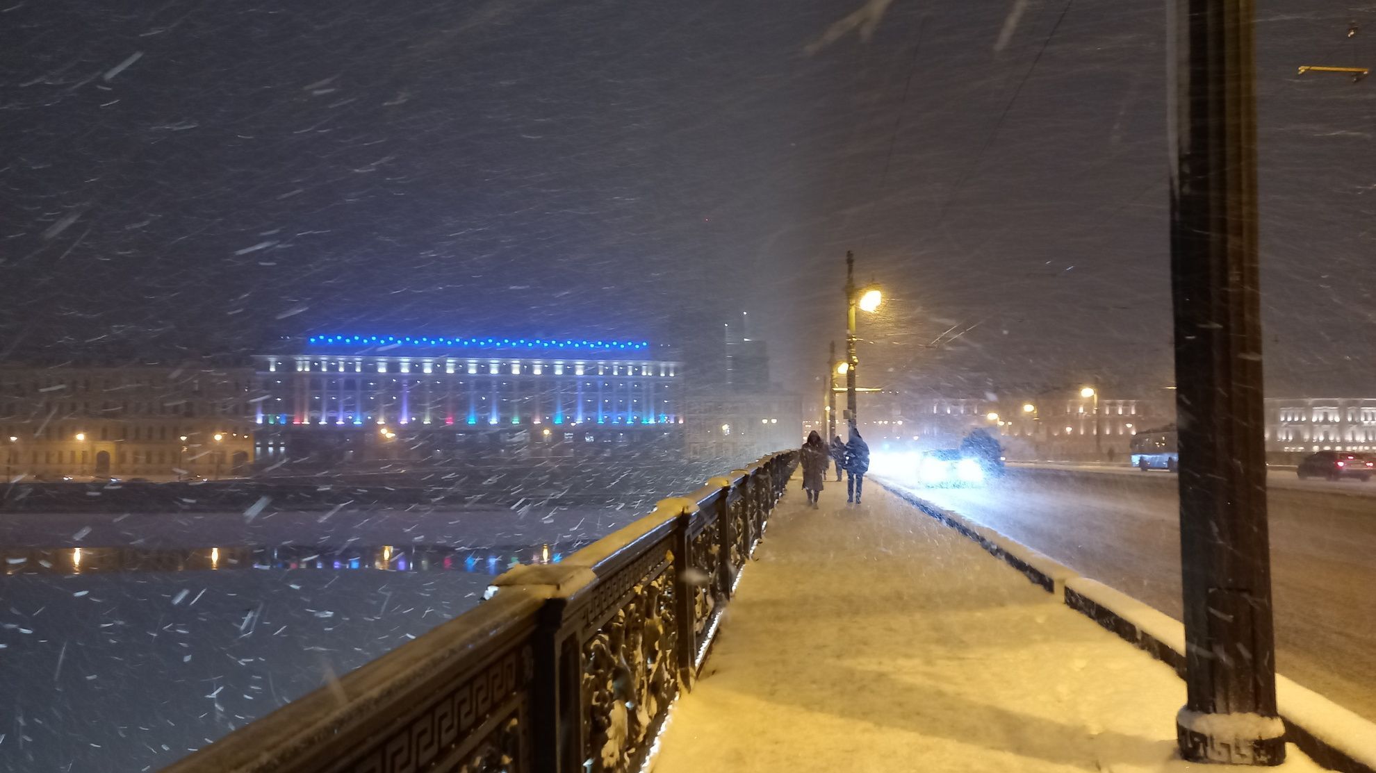 Сразу два снежных циклона: в Петербурге и Ленобласти предсказали сложную обстановку