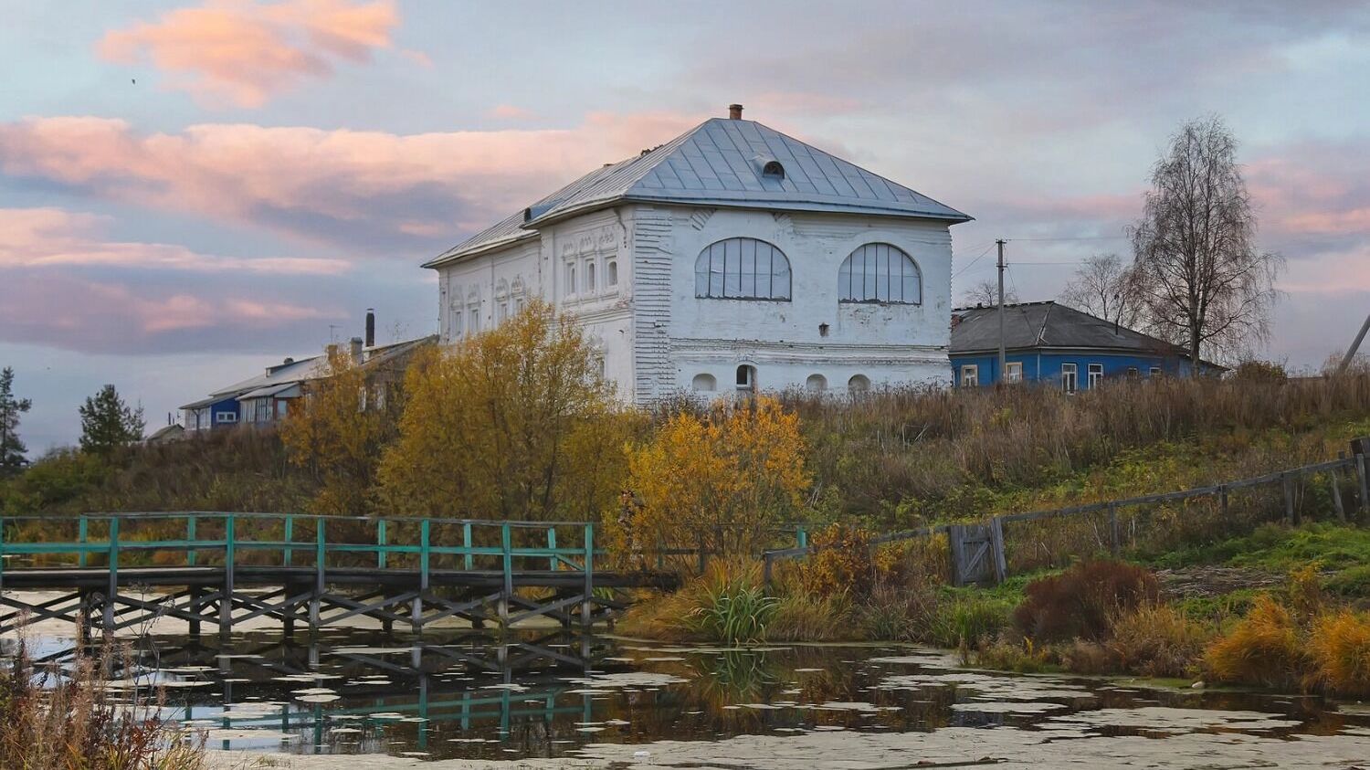 Куда ехать осенью в отпуск на Русский Север? Личный опыт на авто вдоль Северной Двины