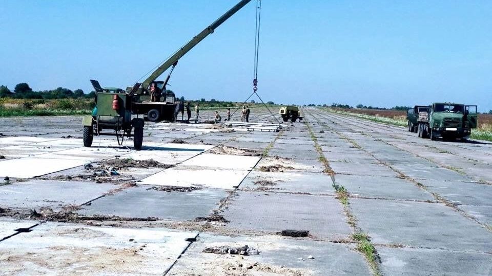 Восстановление военного аэродрома в Дубно