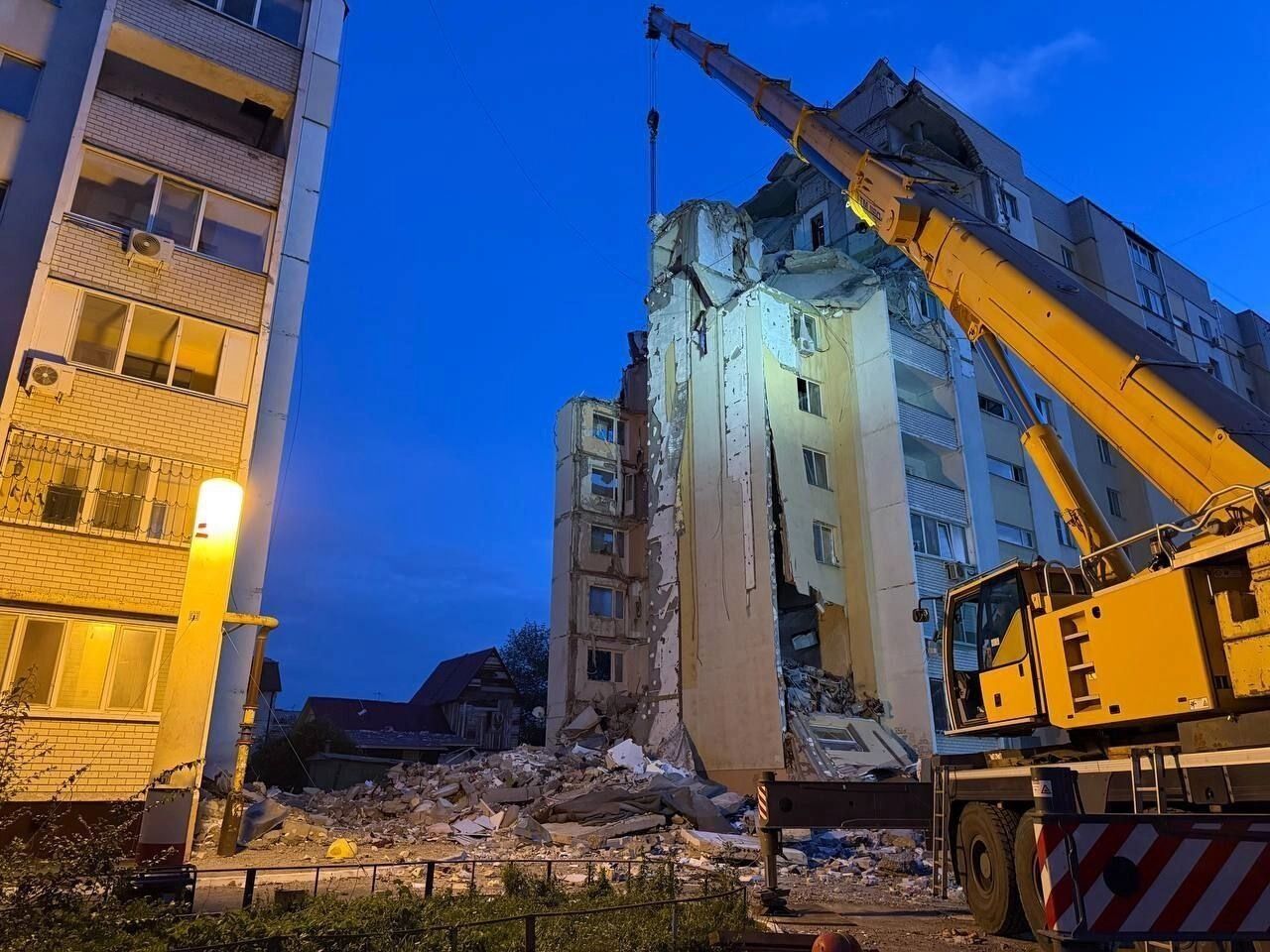 Последствия взрыва газа в жилом доме в Саратове