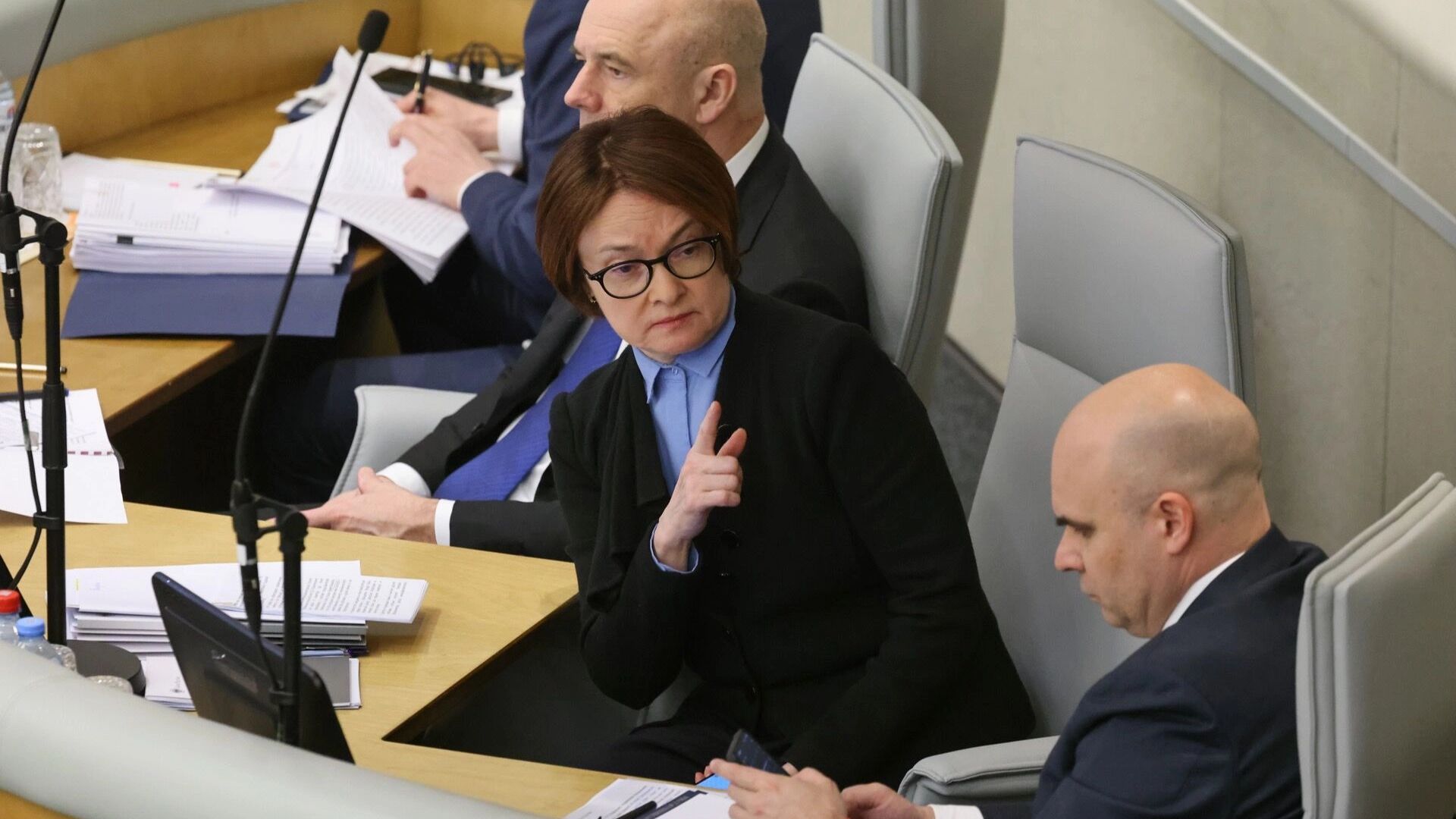 Роковая ошибка Центробанка: к концу года россиянам придется еще туже затянуть пояса