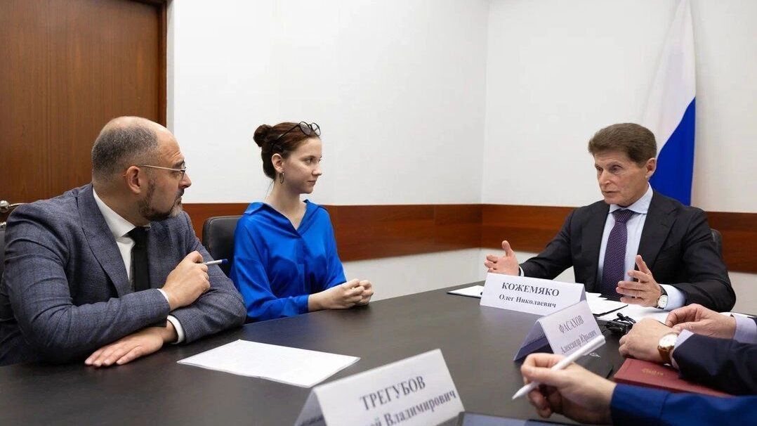 Бонус за три года верности: Владивосток щедро инвестирует деньги в будущих учителей