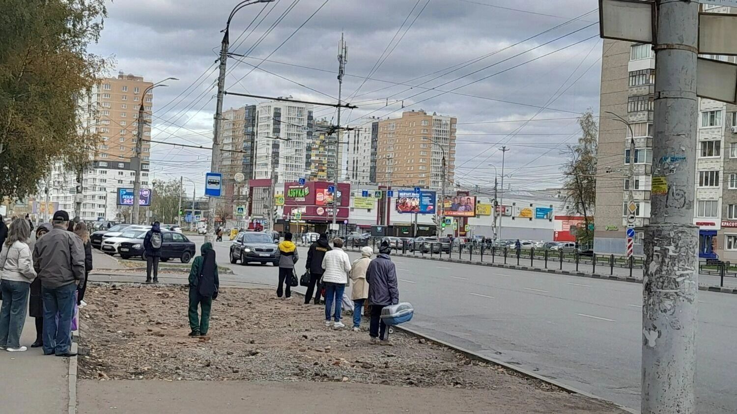 Остановка «Молодежная» в&nbsp;сентябре 2025&nbsp;года.