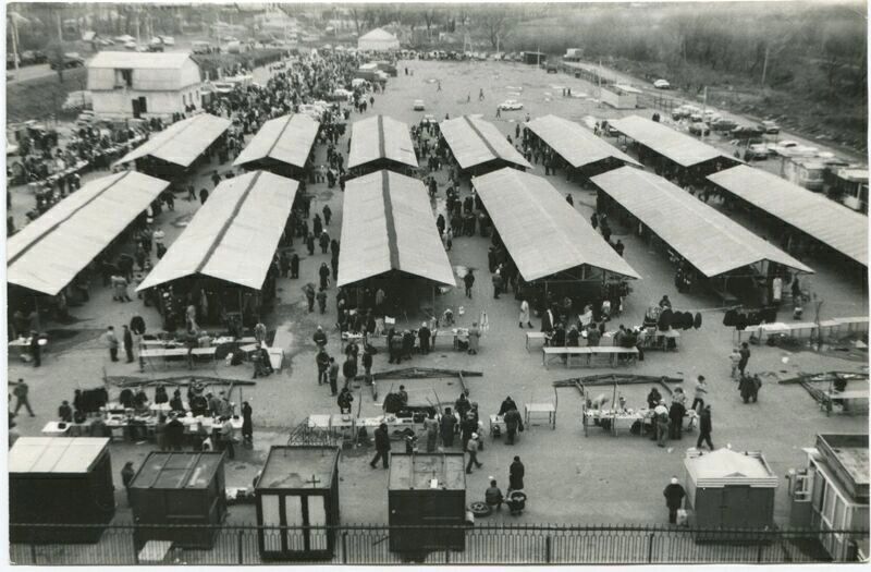 Рынок «Спутник», 1990-е годы