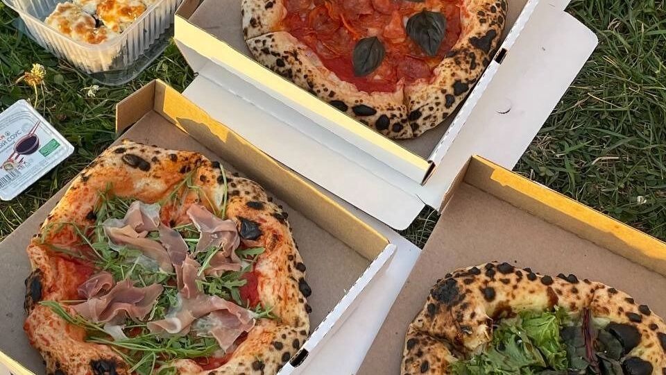 С&nbsp;пиццей из&nbsp;«Юлы» мы&nbsp;устроили пикник в&nbsp;парке.