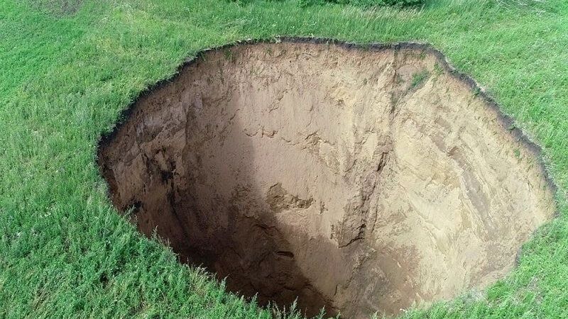 «То тут, то там воронки». Может ли Нижегородская область уйти под землю?
