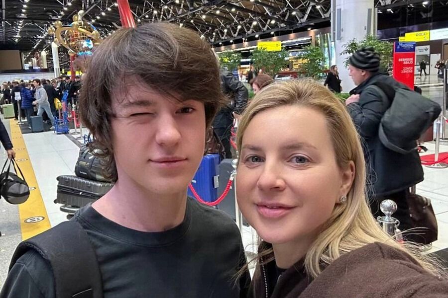 Фигуристка Ирина Слуцкая показала своего 18-летнего сына