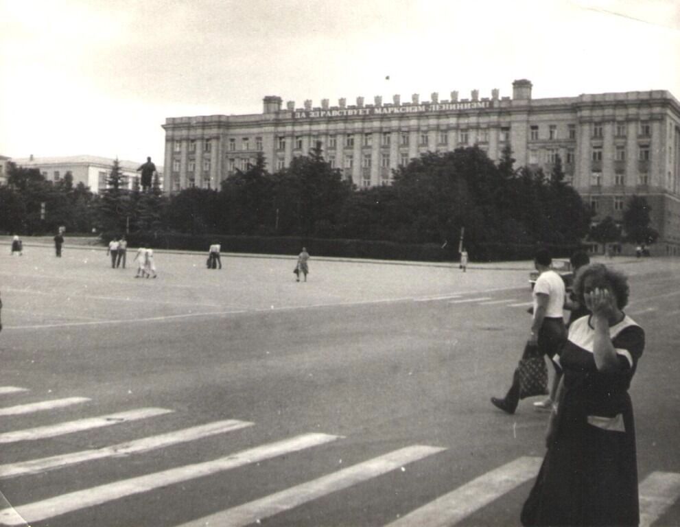 Площадь Революции, Дом Советов, 1980-е годы
