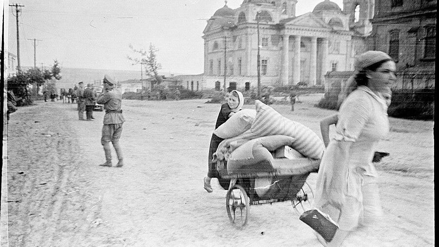 В&nbsp;освобожденном городе, август 1943&nbsp;года