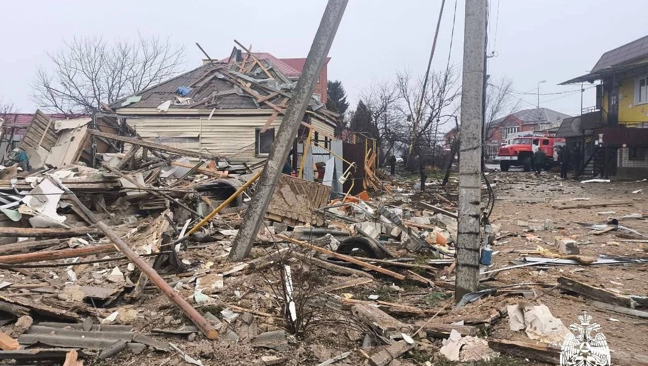 Частный дом обрушился после взрыва в Белгородской области