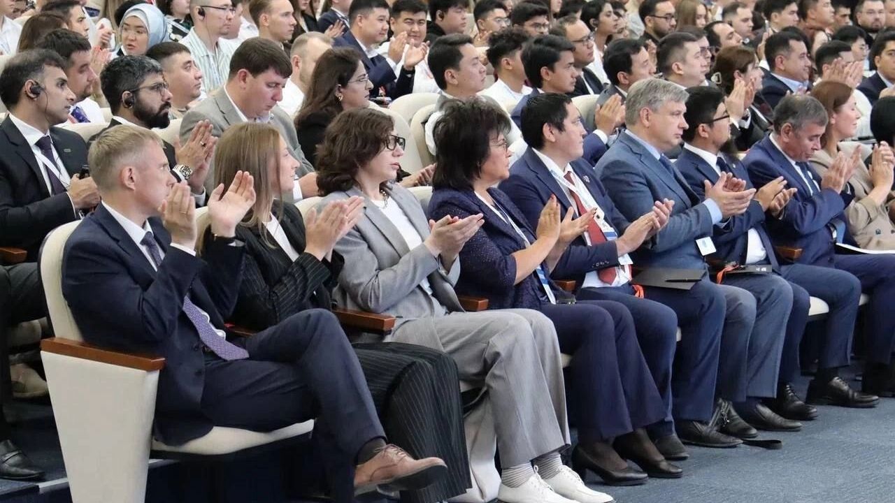 Особое внимание на форуме уделяется теме сохранения исторической памяти