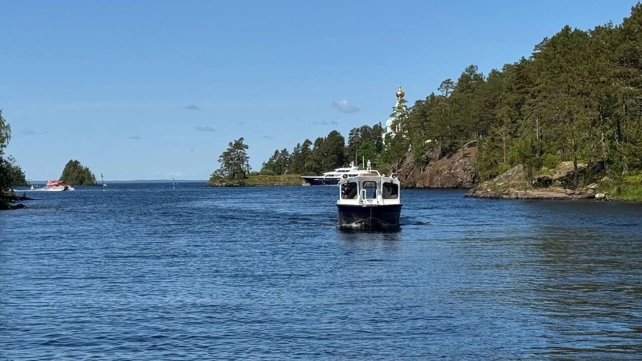 Добраться до Валаама можно по воде или по воздуху