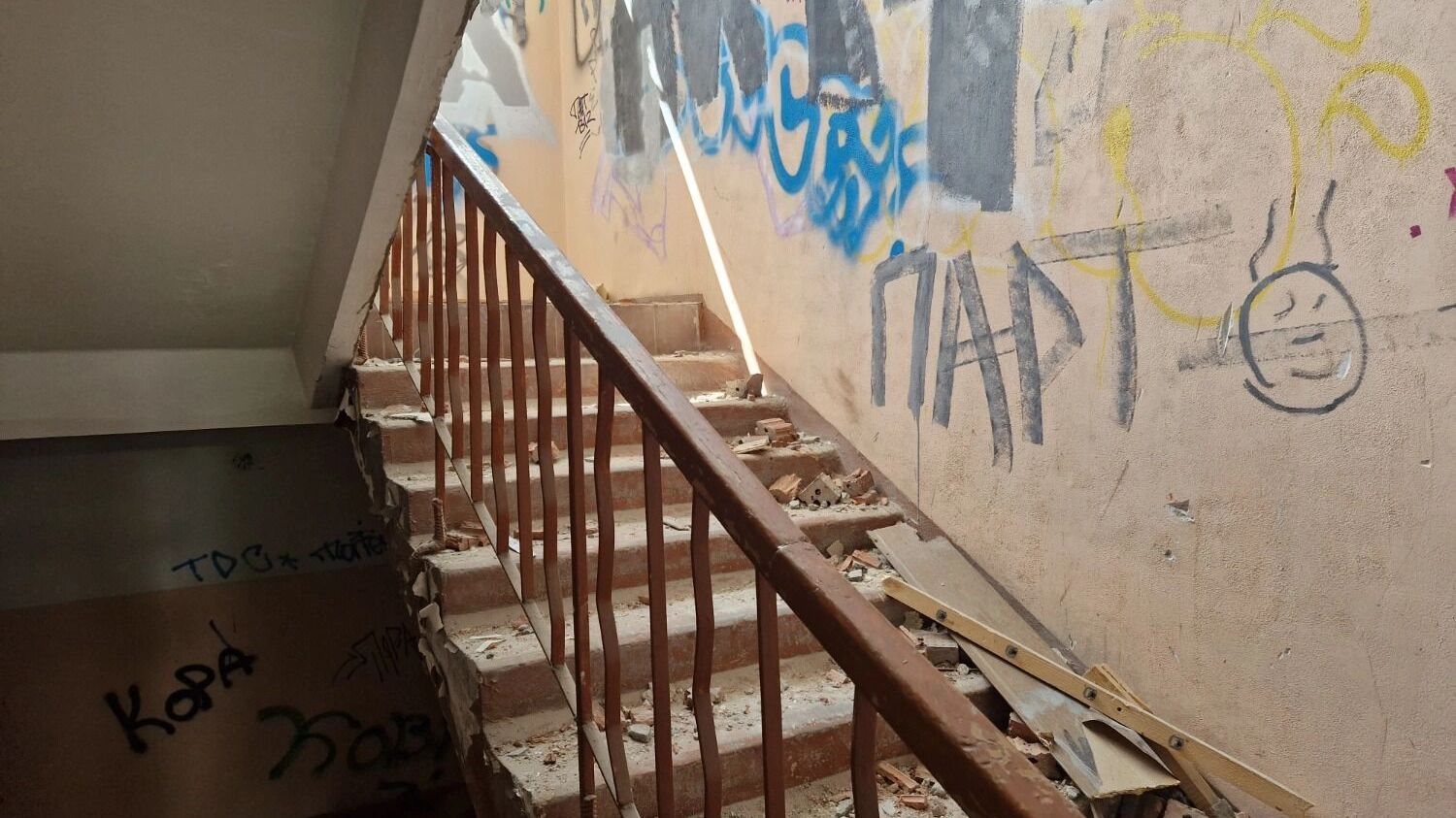 Заброшенное здание ДОСААФ в Нижнем Тагиле