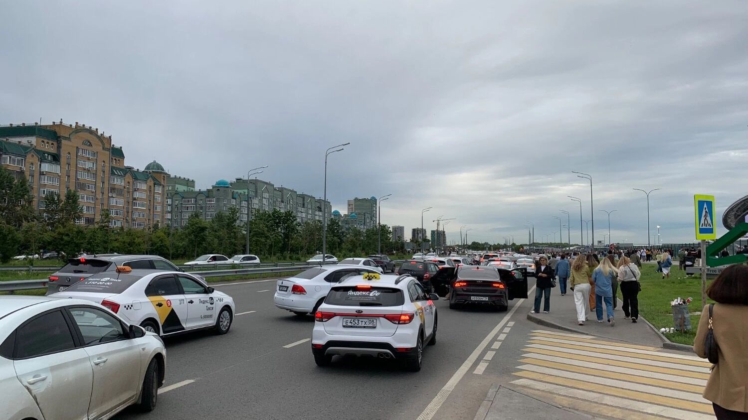 Пробки у сталиона