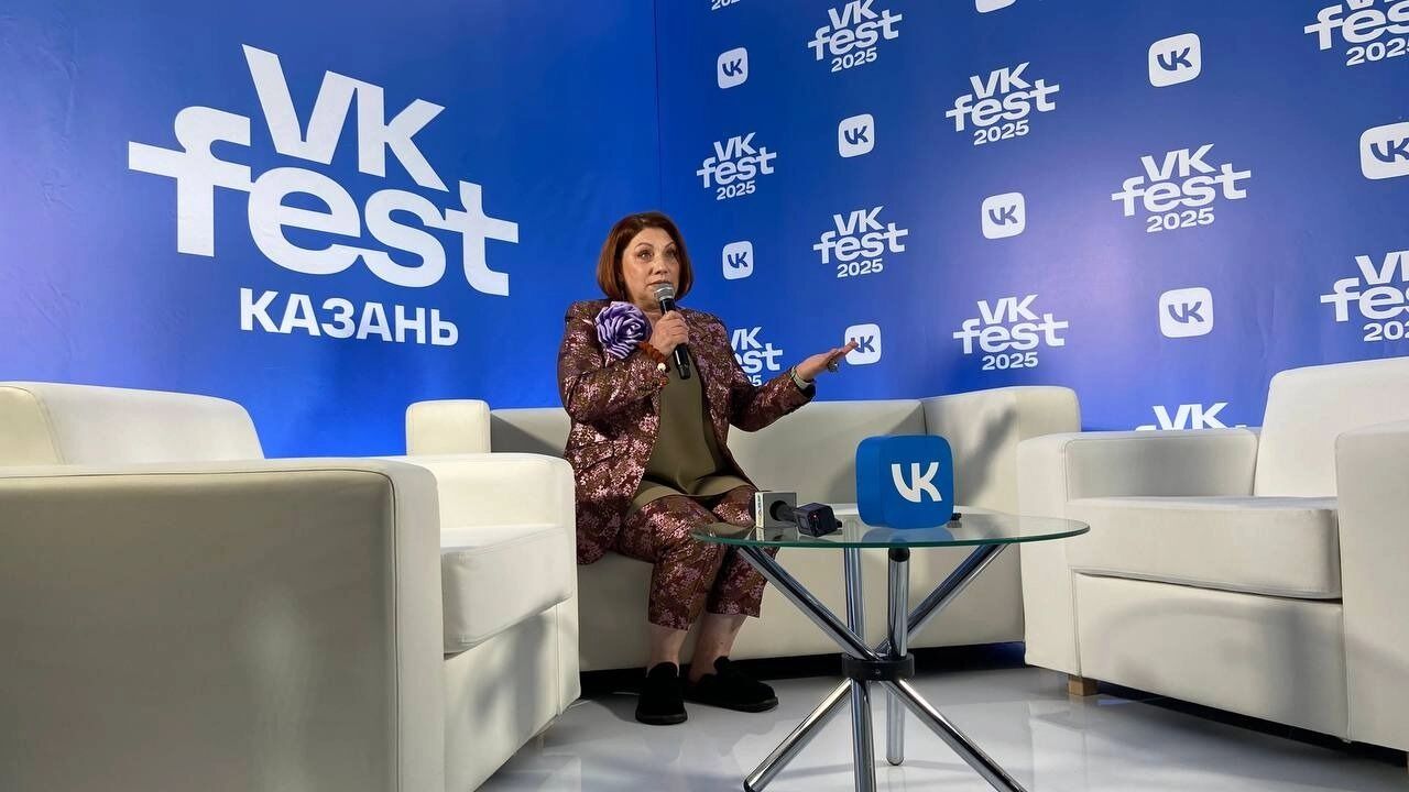 У телеведущей татарские корни, которыми, по ее словам, она очень гордится.
