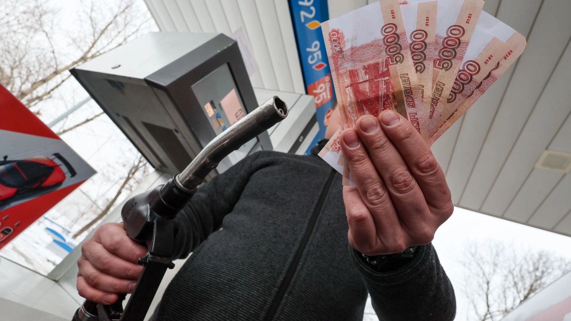 Бензин уже выше 70 руб за литр и это не предел. Что происходит с ценами на топливо?