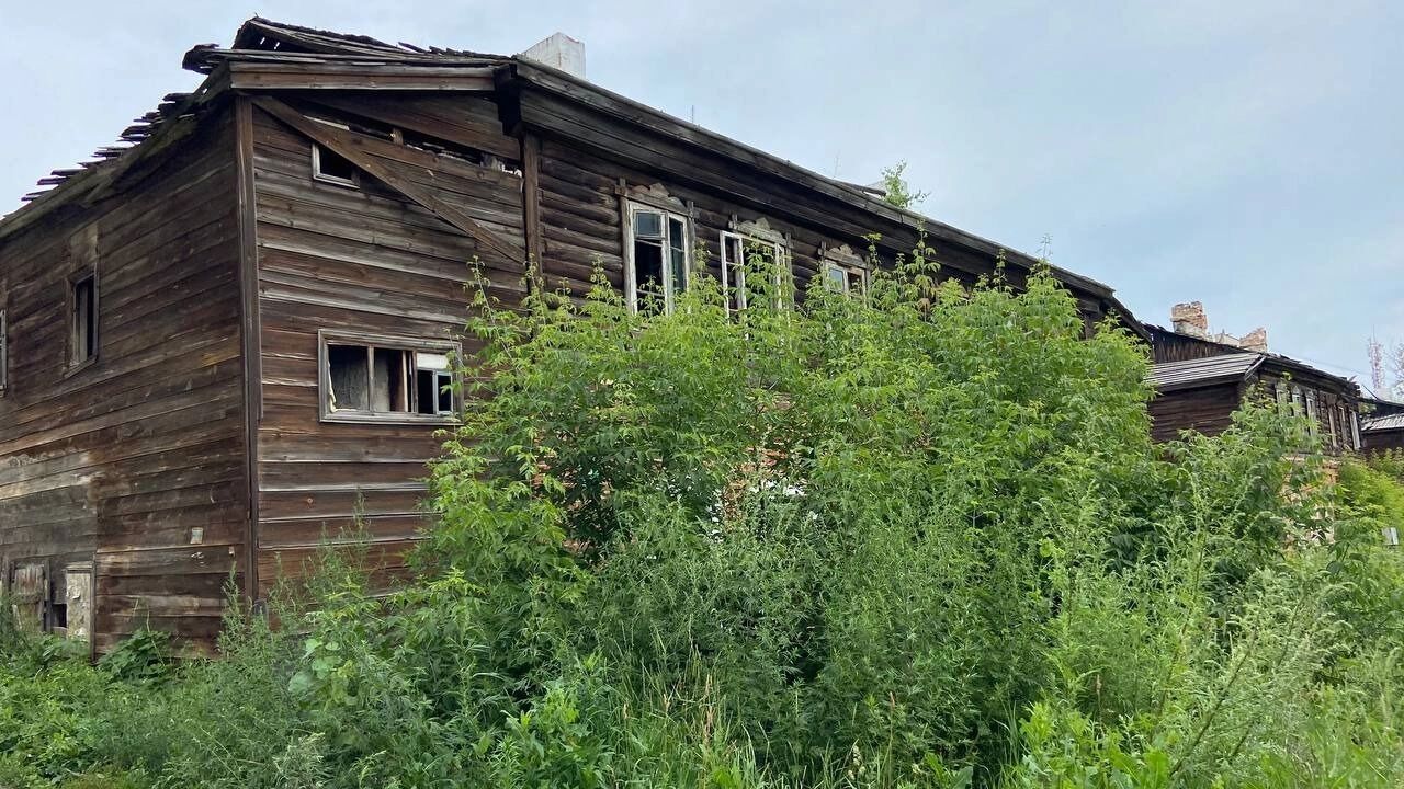 Полусгоревшие заброшки