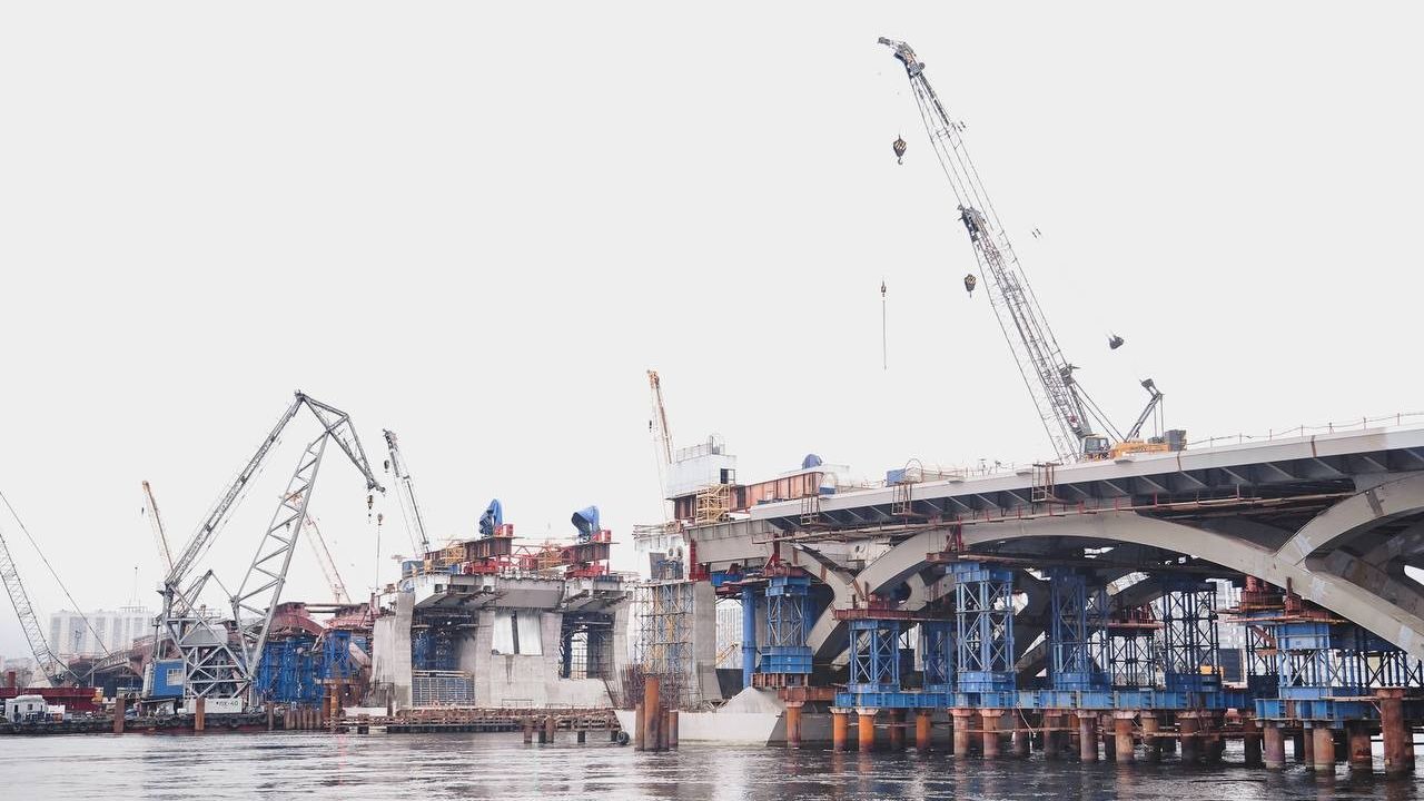 Опубликованы кадры со строительства Большого Смоленского моста в Петербурге