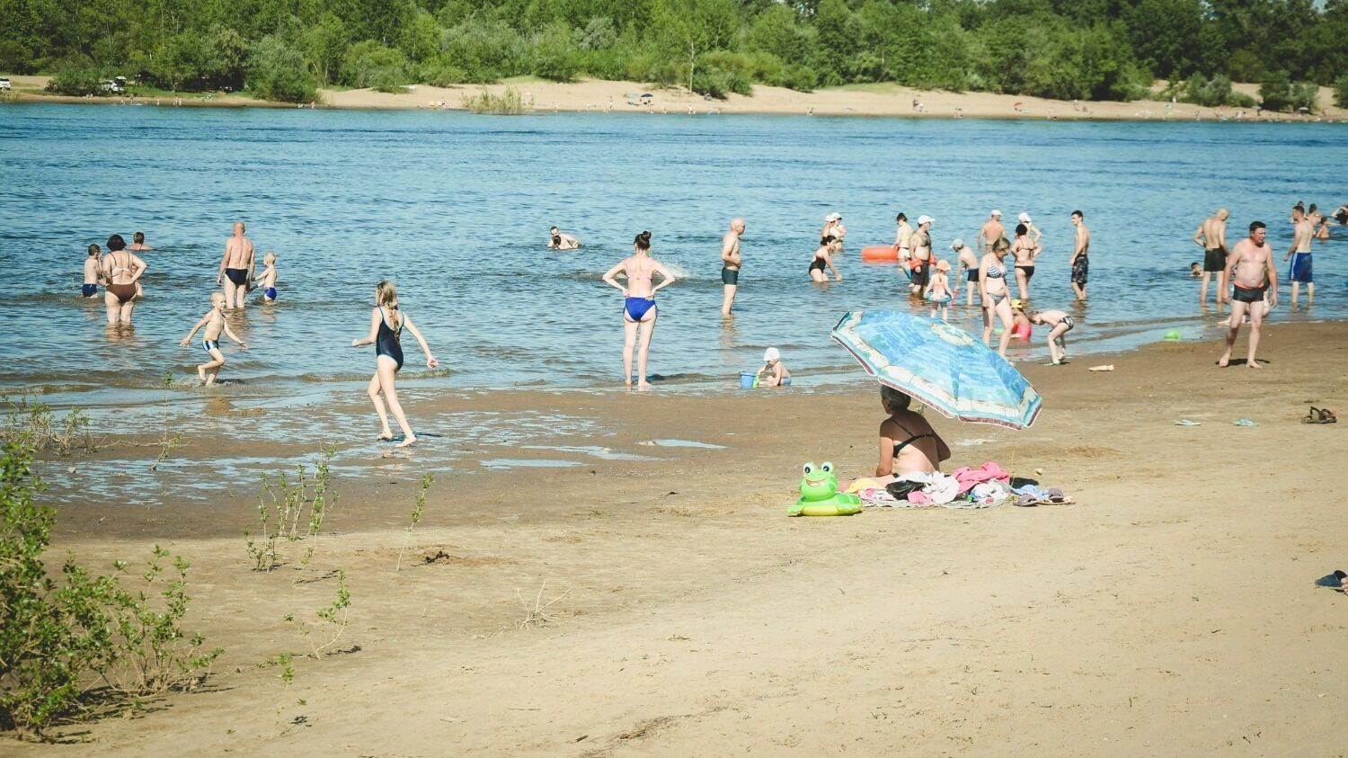 Искупаться в июле можно в ближайшем водоеме