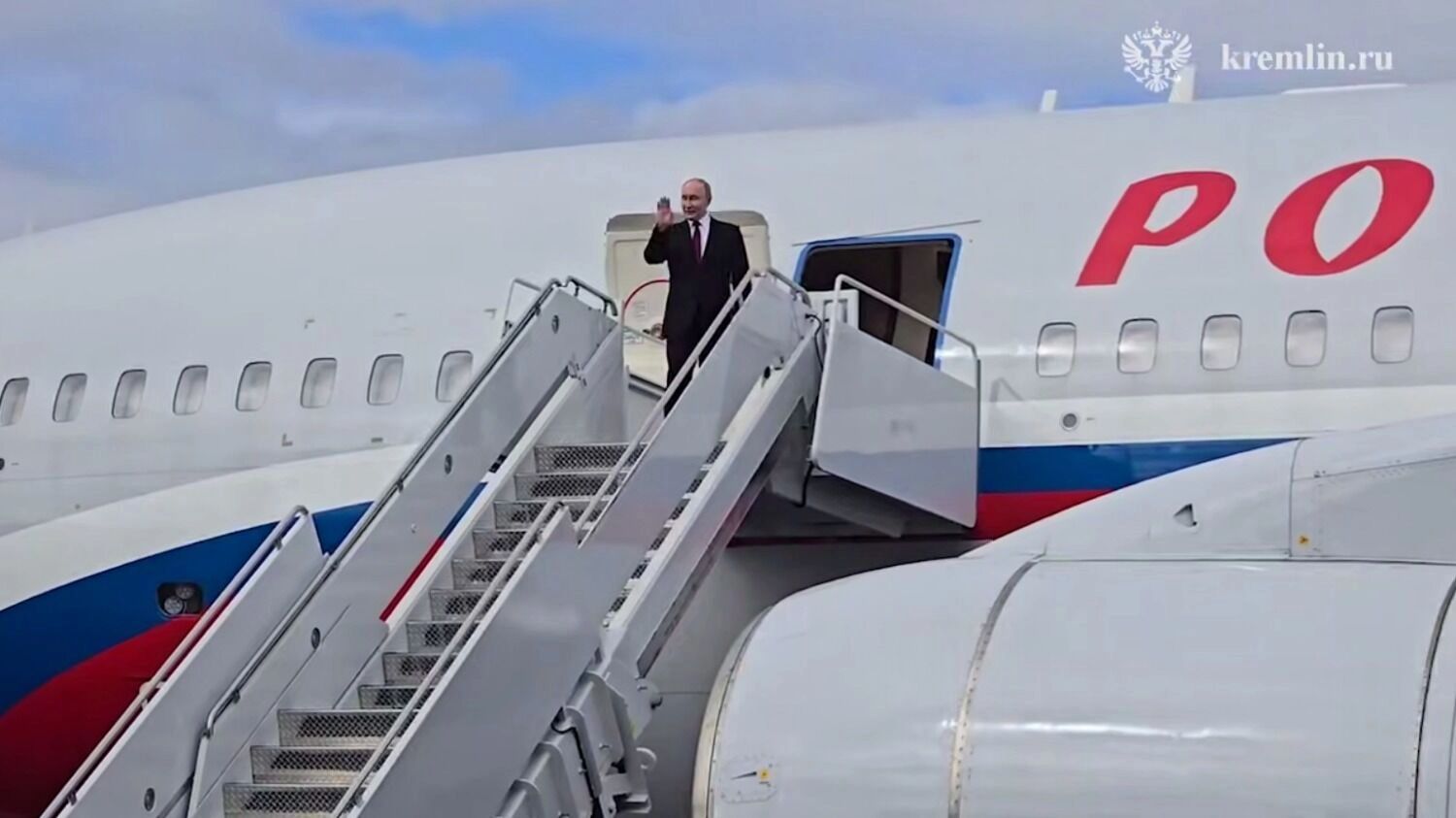 Владимир Путин покидает Аляску после встречи с Дональдом Трампом