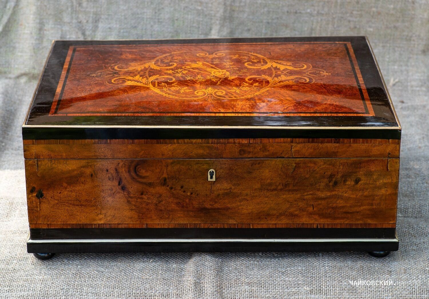 Шкатулка после реставрации.