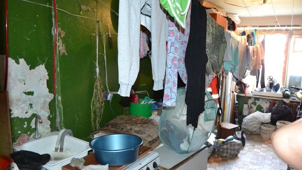 Жизнь в коммуналке с общей кухней и туалетом на несколько семей создает огромные неудобства