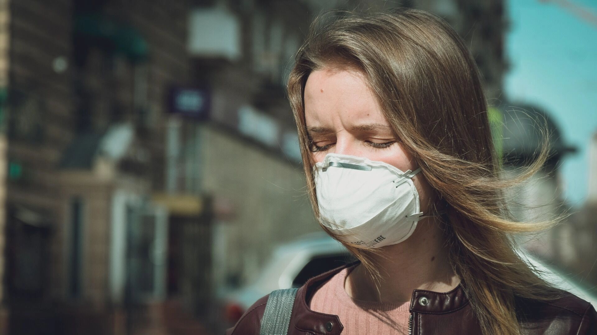 На Волгоград надвигается гигантское пыльное облако