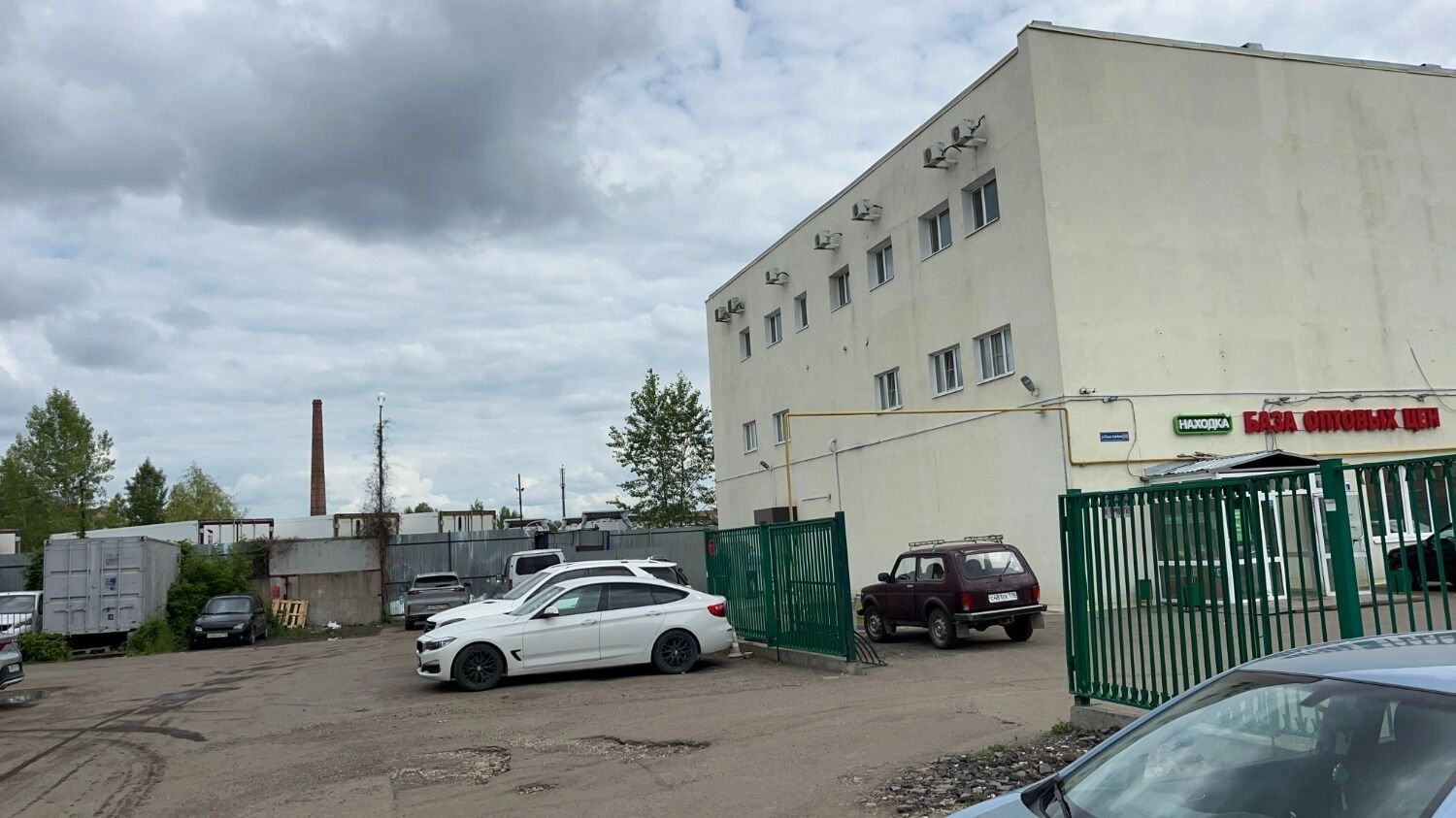 Территория бывшего ТЦ "Адмирал"