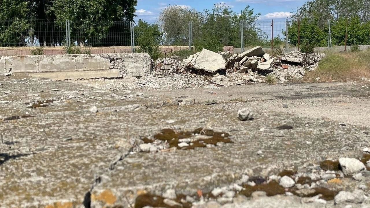 Под символом Сталинграда по-прежнему зияет разруха и пустота