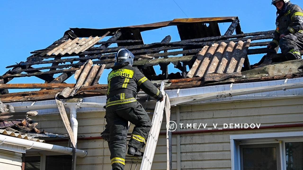 От&nbsp;падения обломков сбитого БПЛА загорелся частный дом