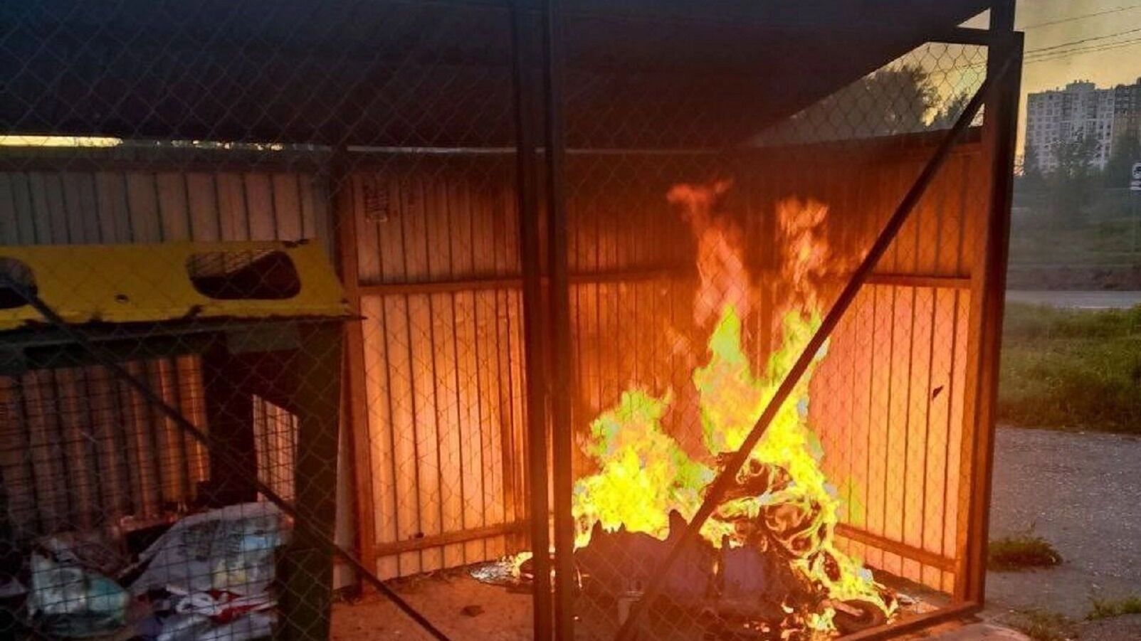 Более полусотни мусорных контейнеров сгорели в Удмуртии с начала года