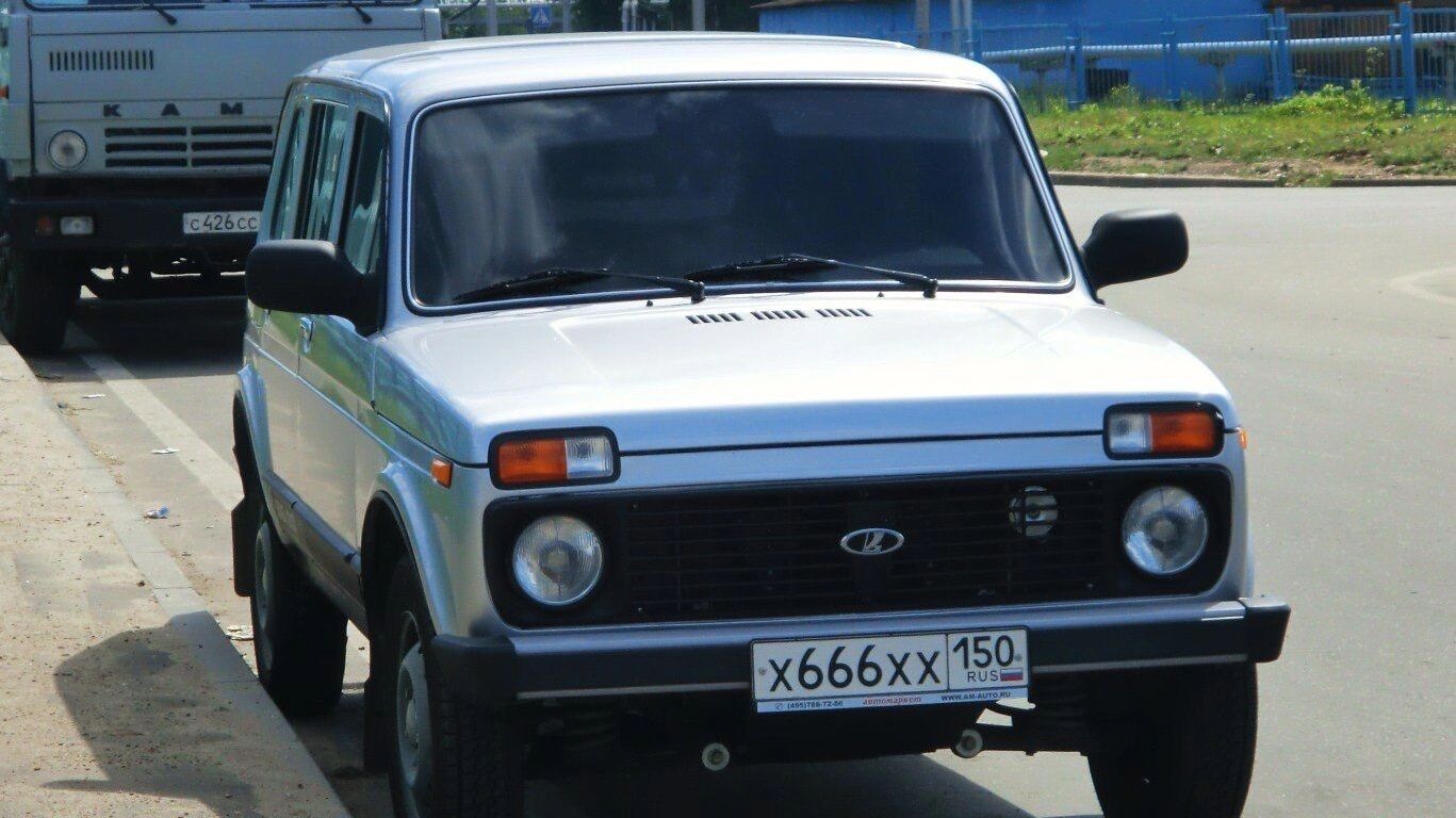 Цена тщеславия: какие красивые номера на автомобили сегодня самые дорогие