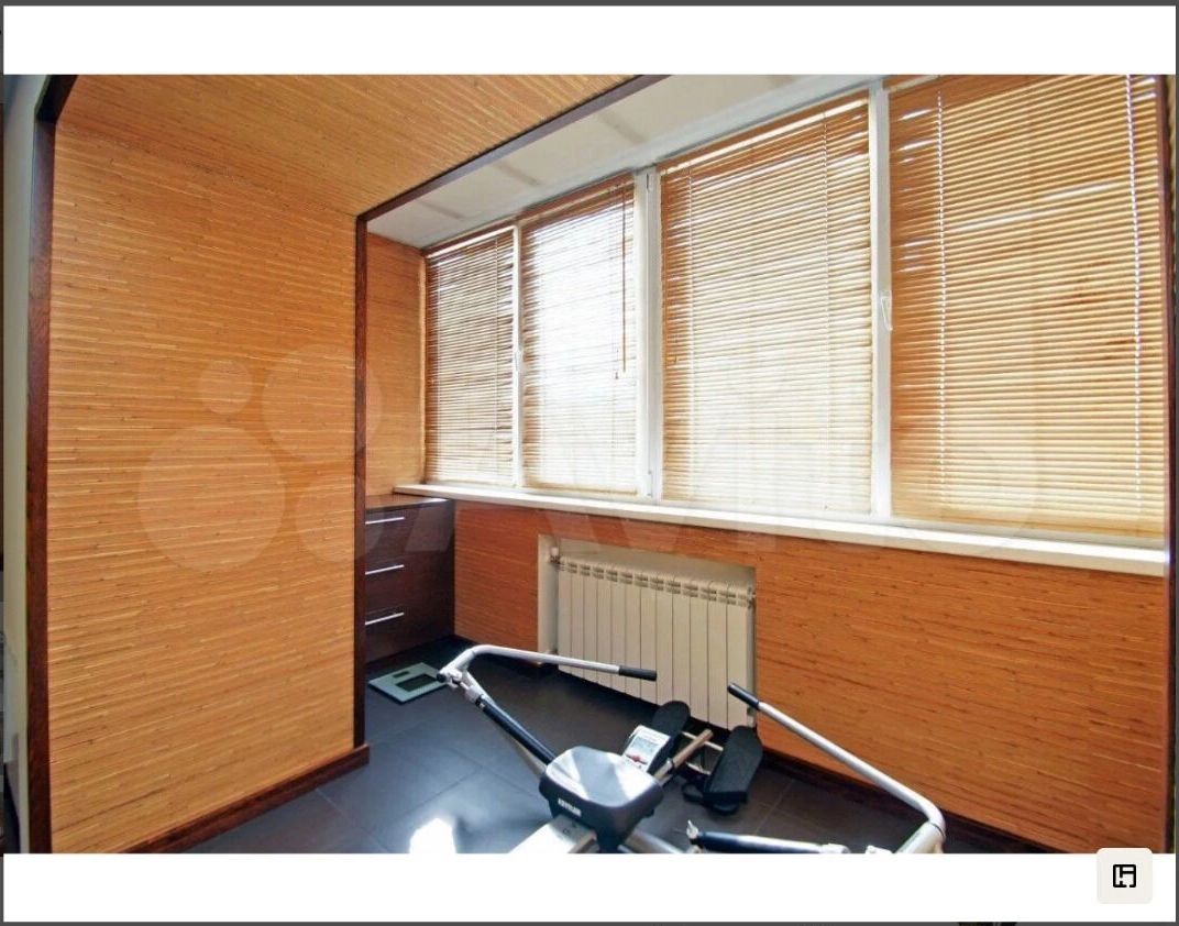 Скриншоты фотографий квартиры, выставленной на продажу в доме №232/1 по улице Герцена