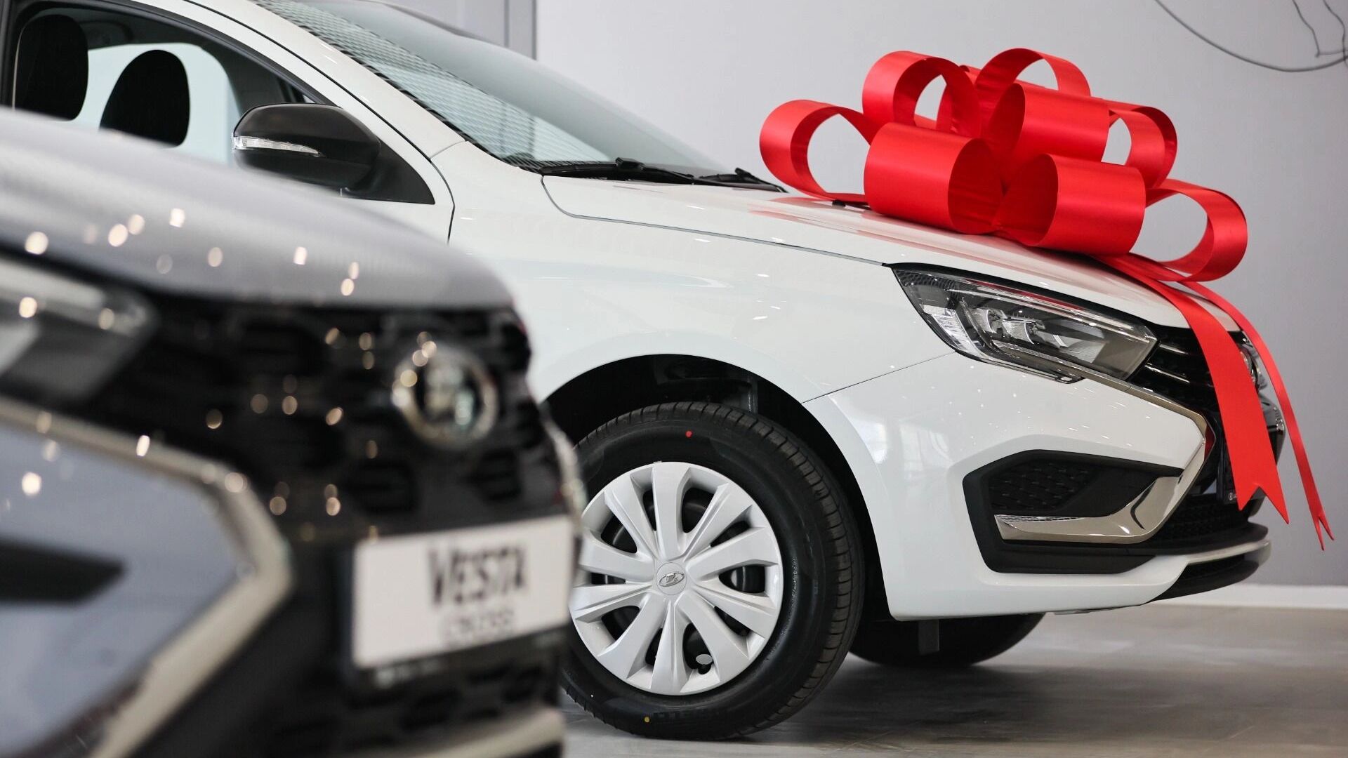 Россияне бросились скупать автомобили: берут почти все, кроме Lada и Changan