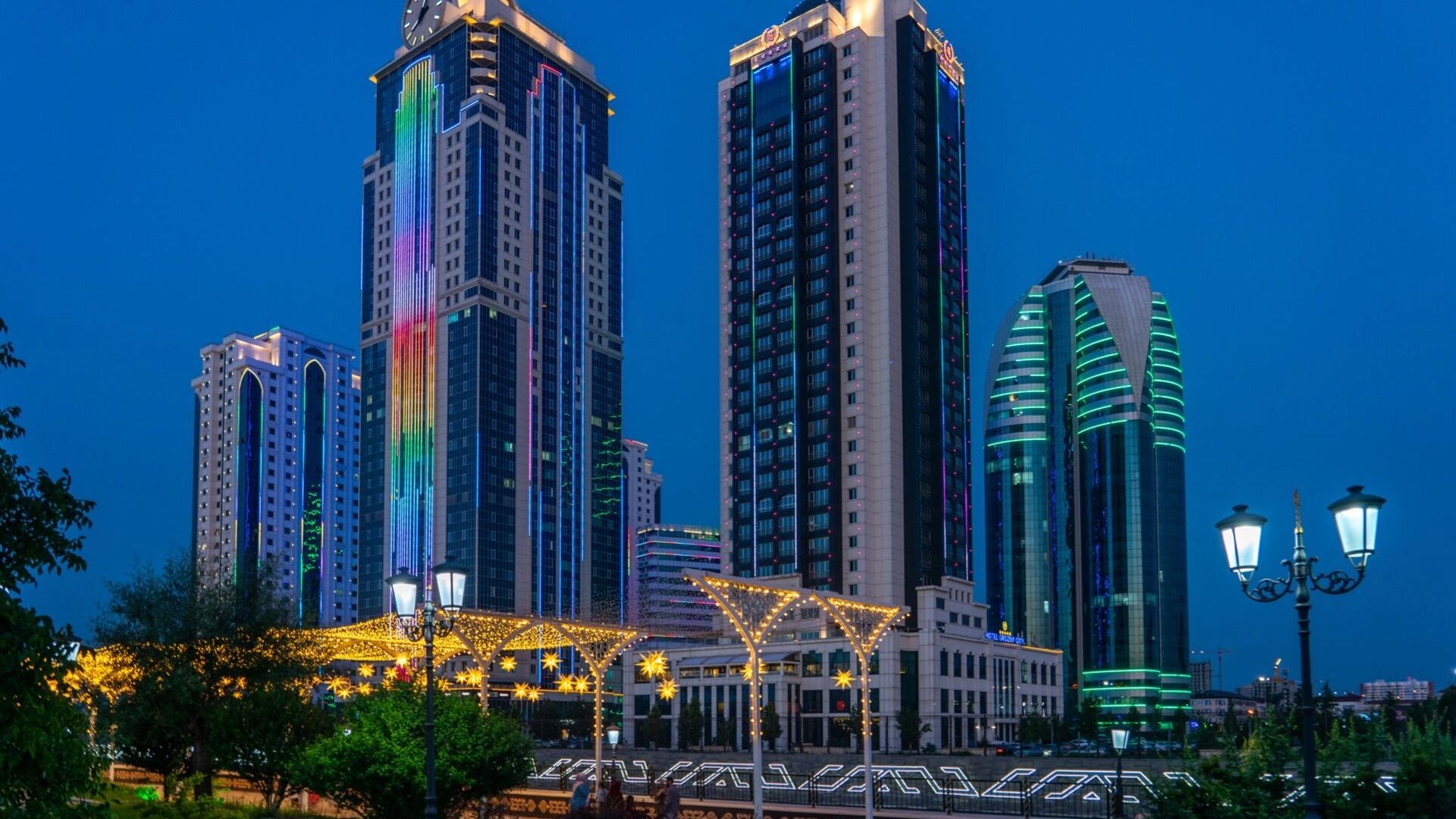 «Грозный-Сити» кешеніндегі жарылыс ғимараттың зақымдануына әкелді