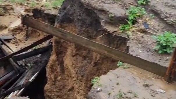 Оползень в Дарасуне: кадры от очевидцев