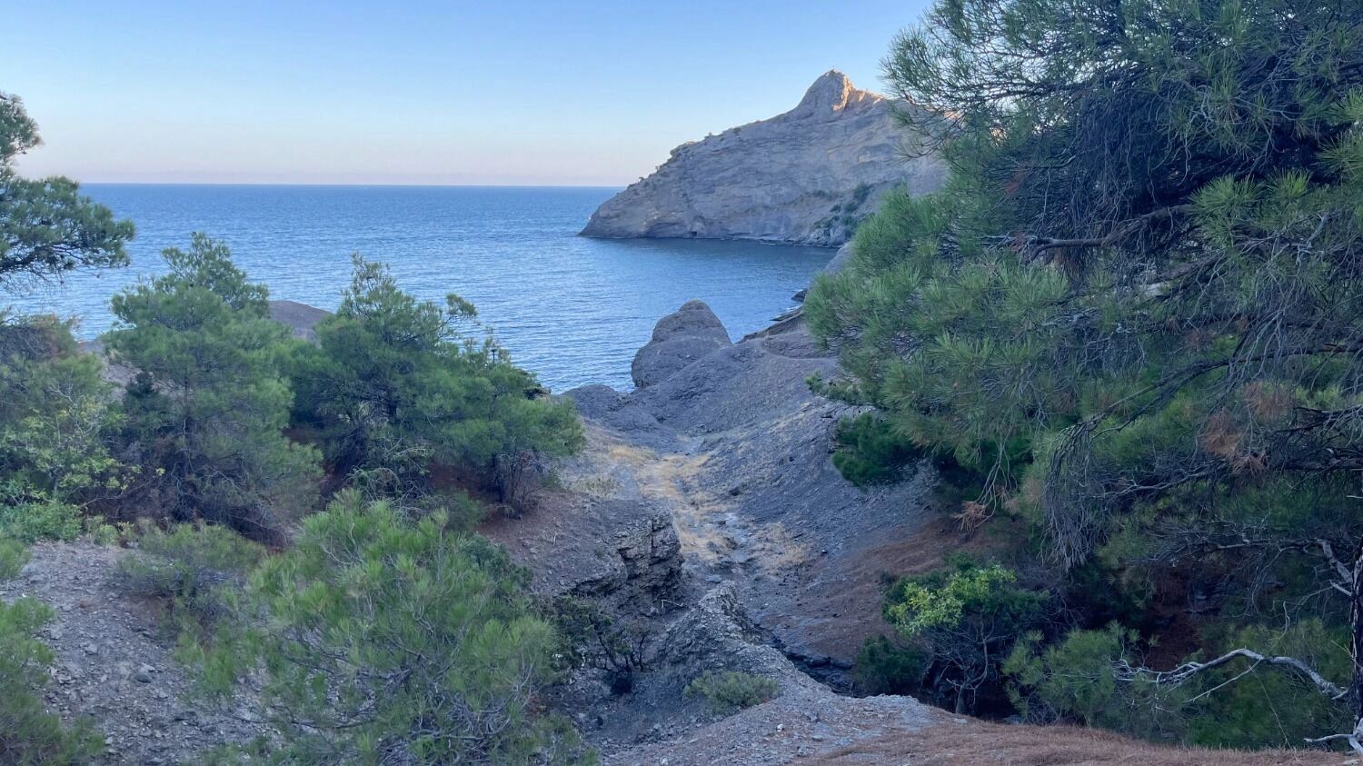 Вид на мыс Капчик и Синюю бухту