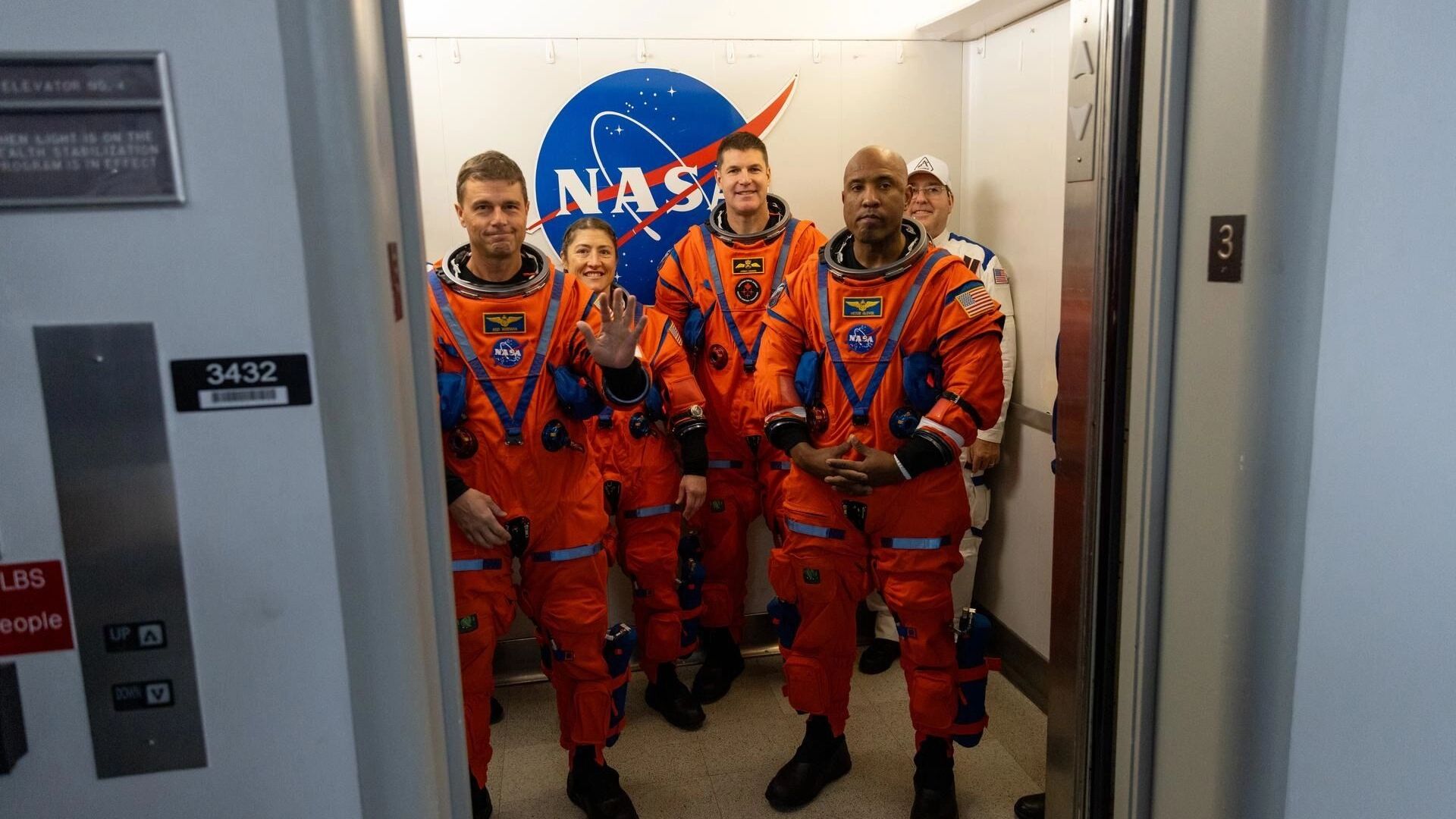 Всем не до Луны. «Проклятая» ракета SLS и другие проблемы полета к спутнику Земли