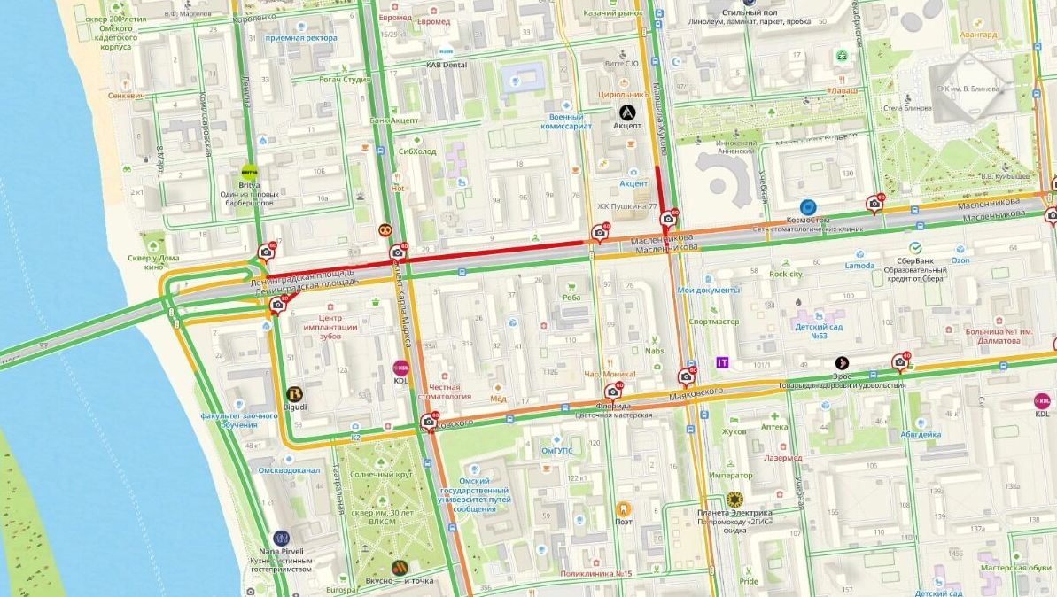 Скриншот онлайн-карты пробок: в&nbsp;окрестностях Ленинградской площади водителям стоит быть внимательнее