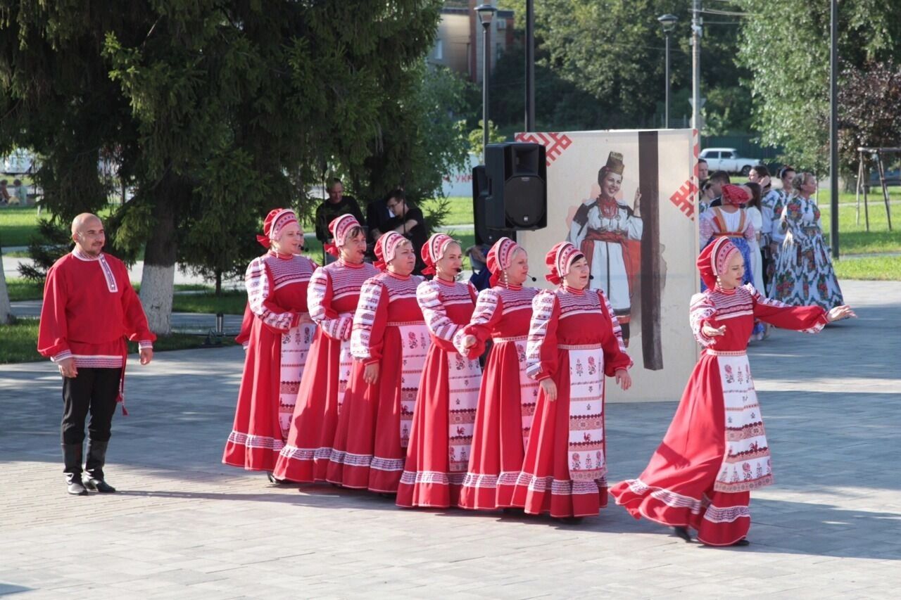 Выступления у Центра народного творчества