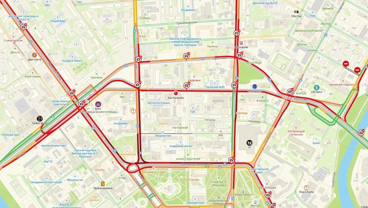 Скриншот данных дорожной обстановки в&nbsp;районе центра Омска: пробки отмечаются на&nbsp;большинстве улиц