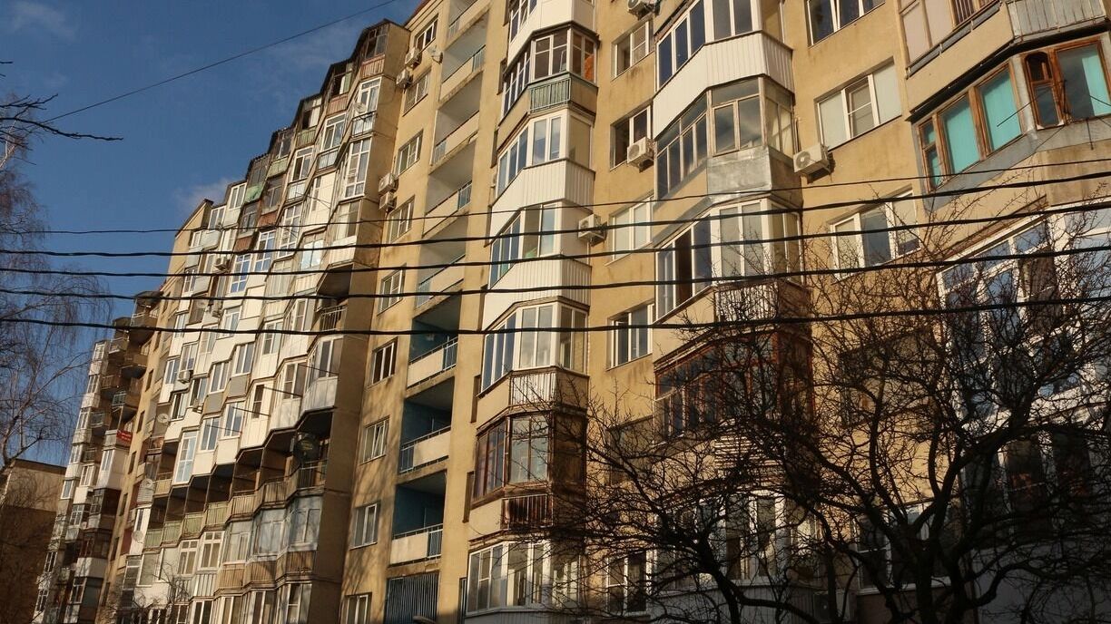 Россиянам нужно в среднем десять лет, чтобы накопить на квартиру