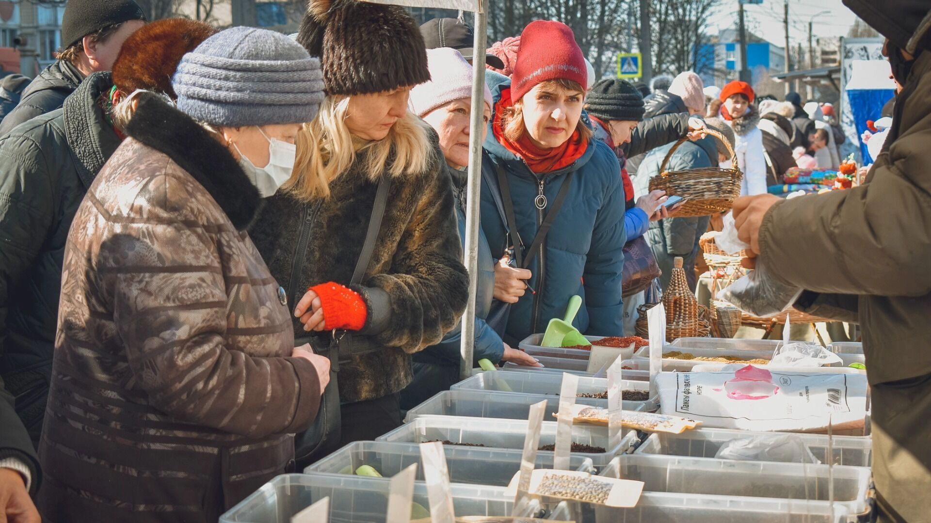 Цены на продукты взлетают, а порции тают — кто нас обманывает?
